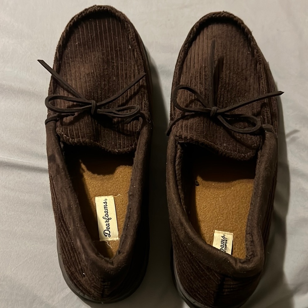 Men’s 11-12 Hard sole slippers.